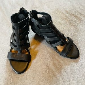 SOFFT Black Leather Gladiator Wedges Sz. 6